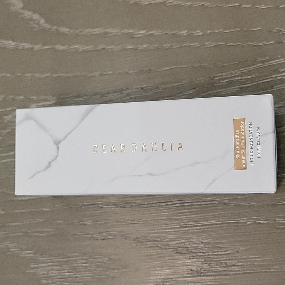 Dear Dahlia Skin Paradise Sheer Silk Foundation